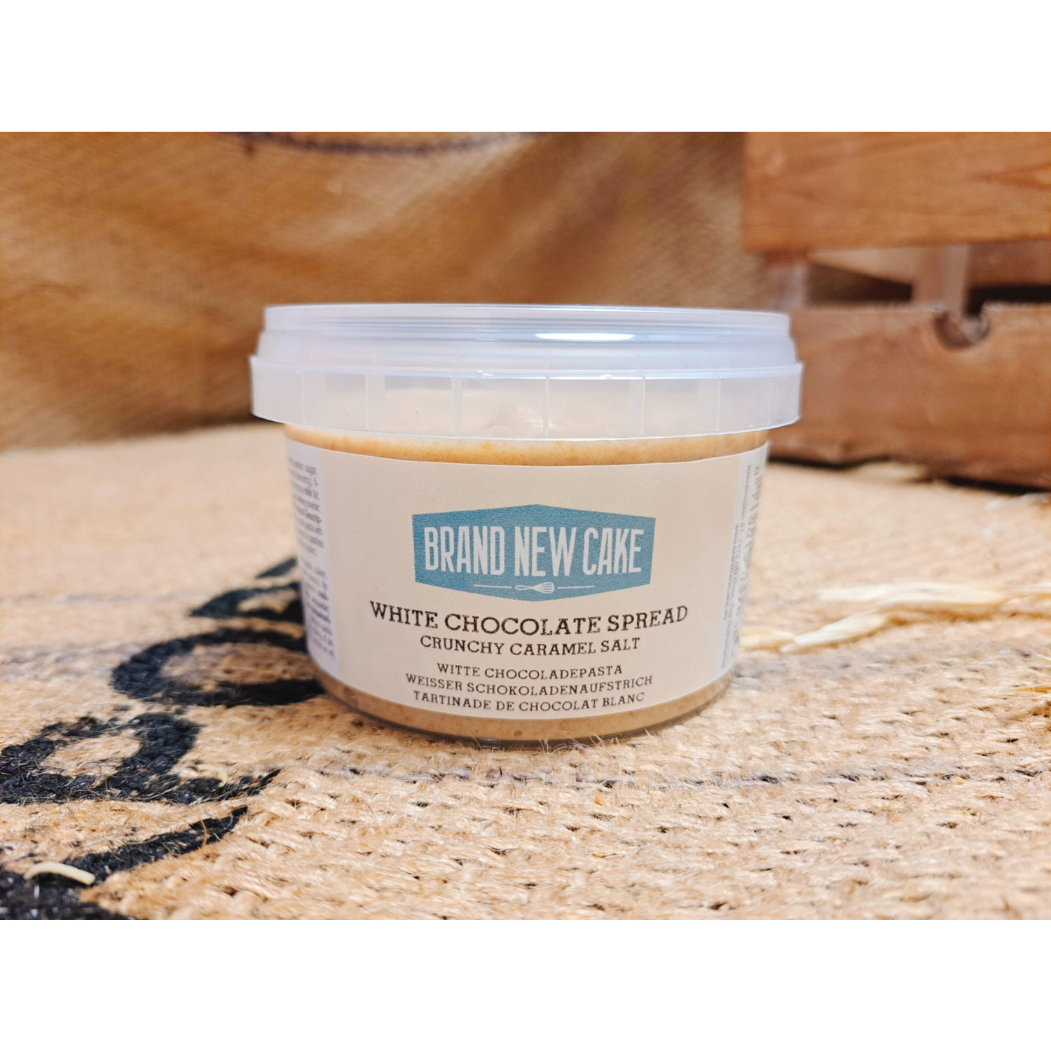 BrandNewCake Witte Chocopasta Crunchy Caramel-Zout Spread 260g