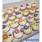 Suikerbloemetjes met stipjes 12st.