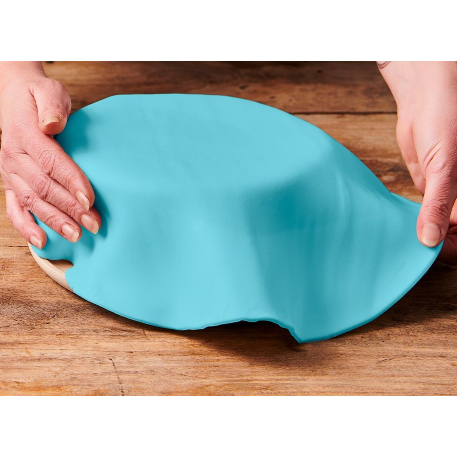 Ready Rolled Fondant Disc Baby Blue Funcakes