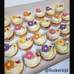 Suikerbloemetjes met stipjes 12st.